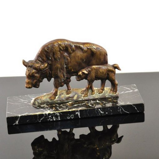 VB13 - Buffalo -brons - marmeren voet