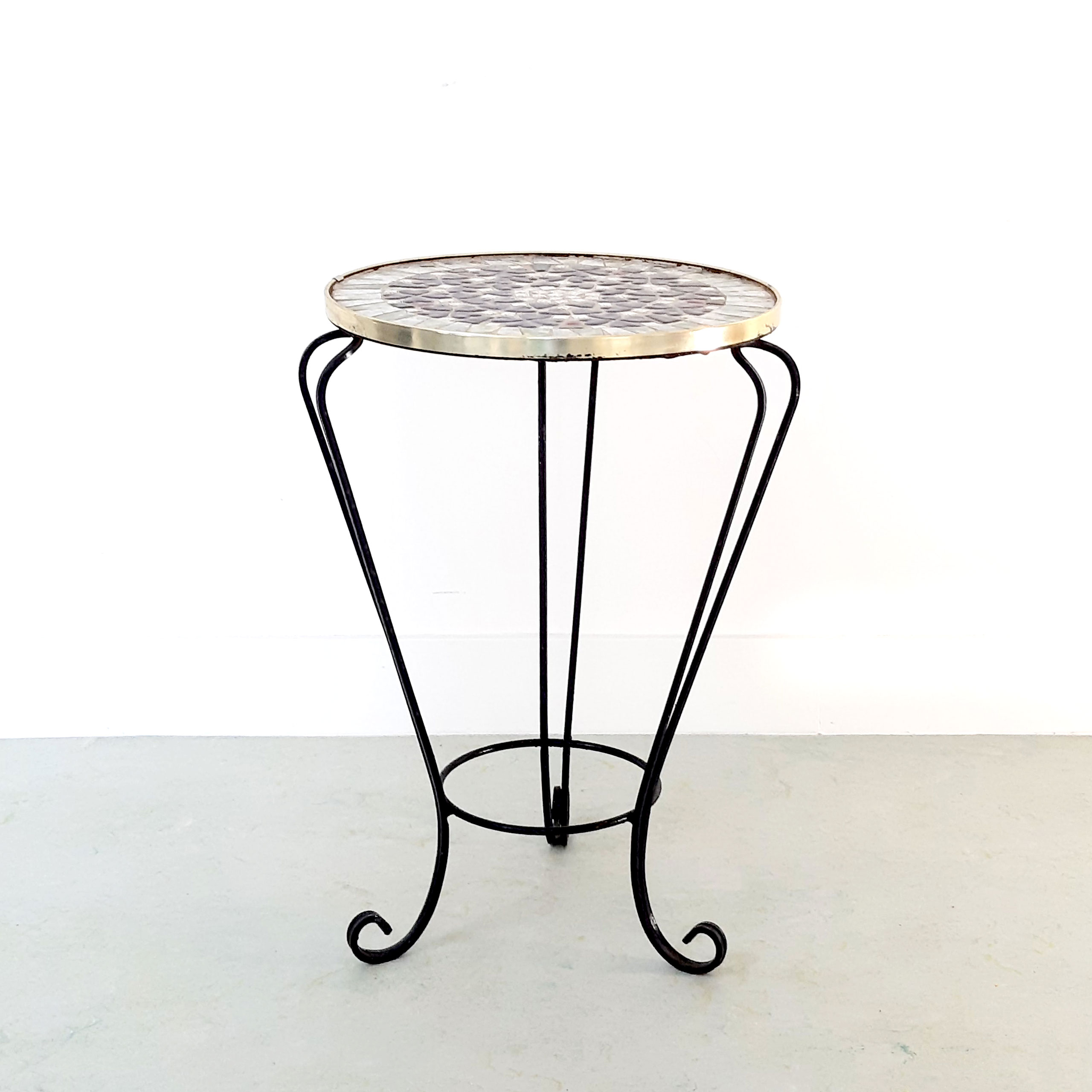 PD17 - Jaren 50 - bijzettafeltje - bloementafeltje