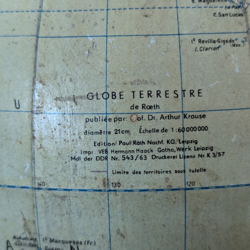 MB42 - Globe - Jaren 50 - Bakeliet en karton