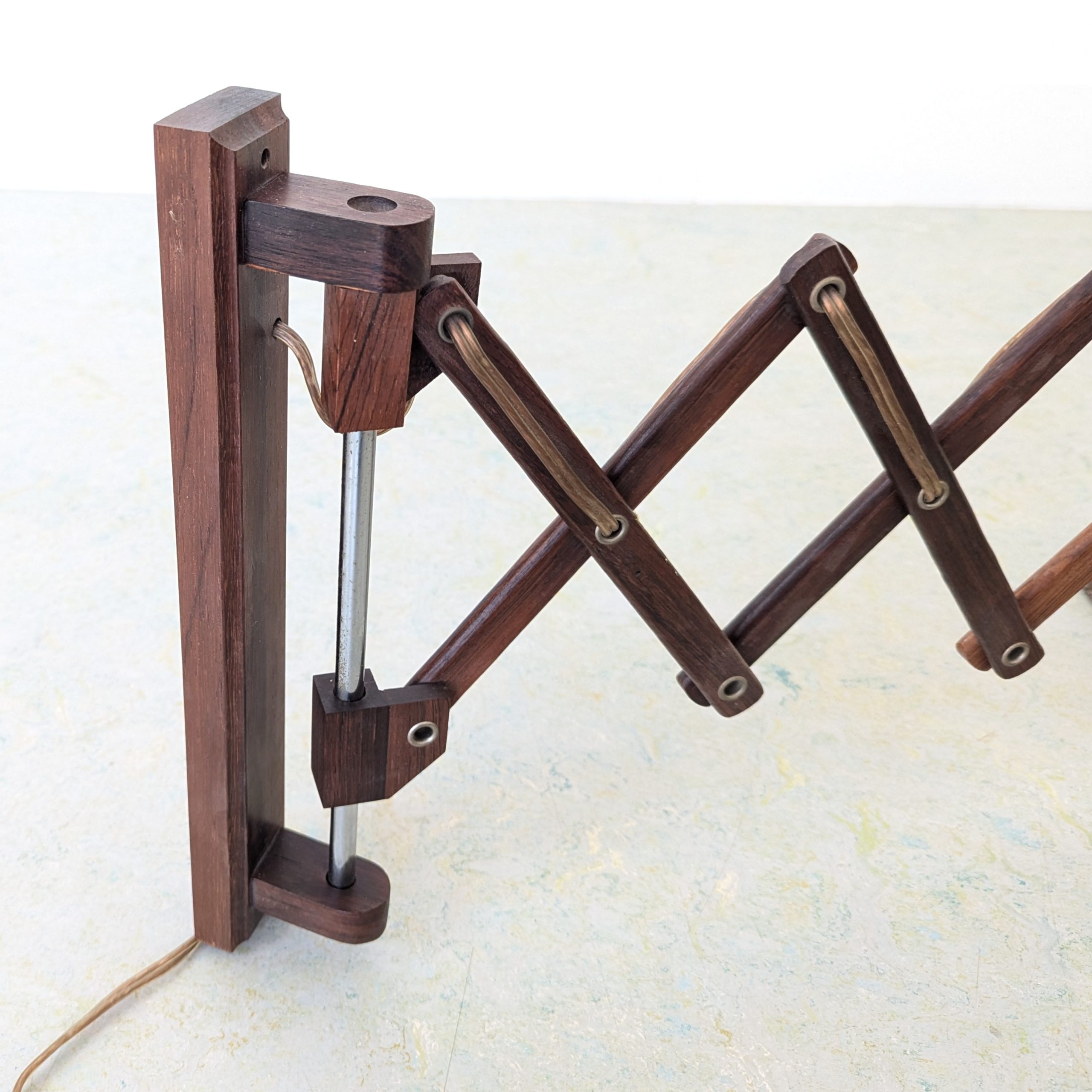 HN46 - Vintage Harmonica Lamp – Schaarlamp – Teak