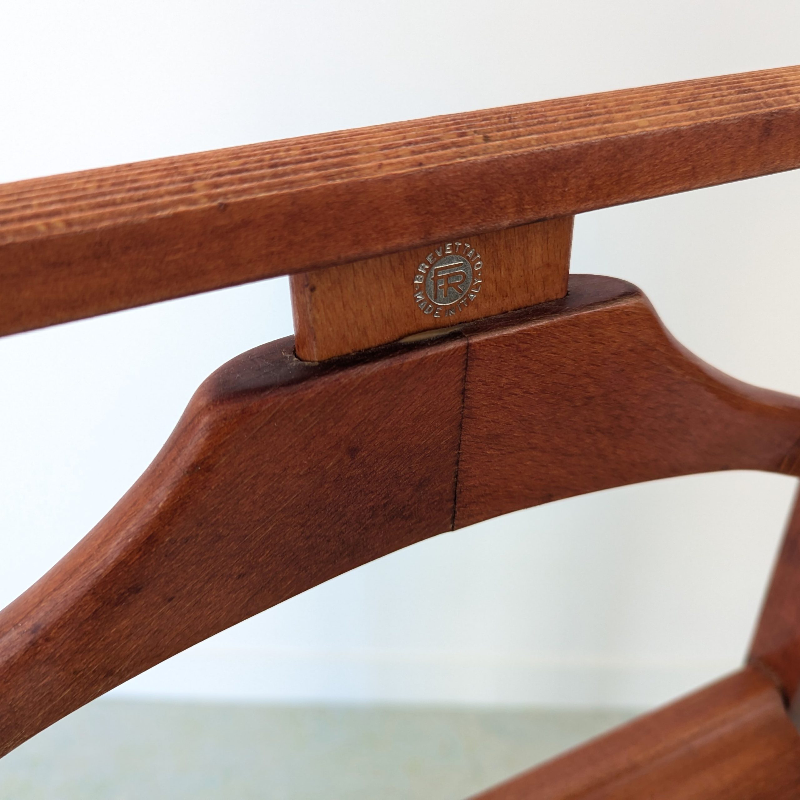 HN42 - Dressboy - Ico Parisi voor Fratelli Reguitti