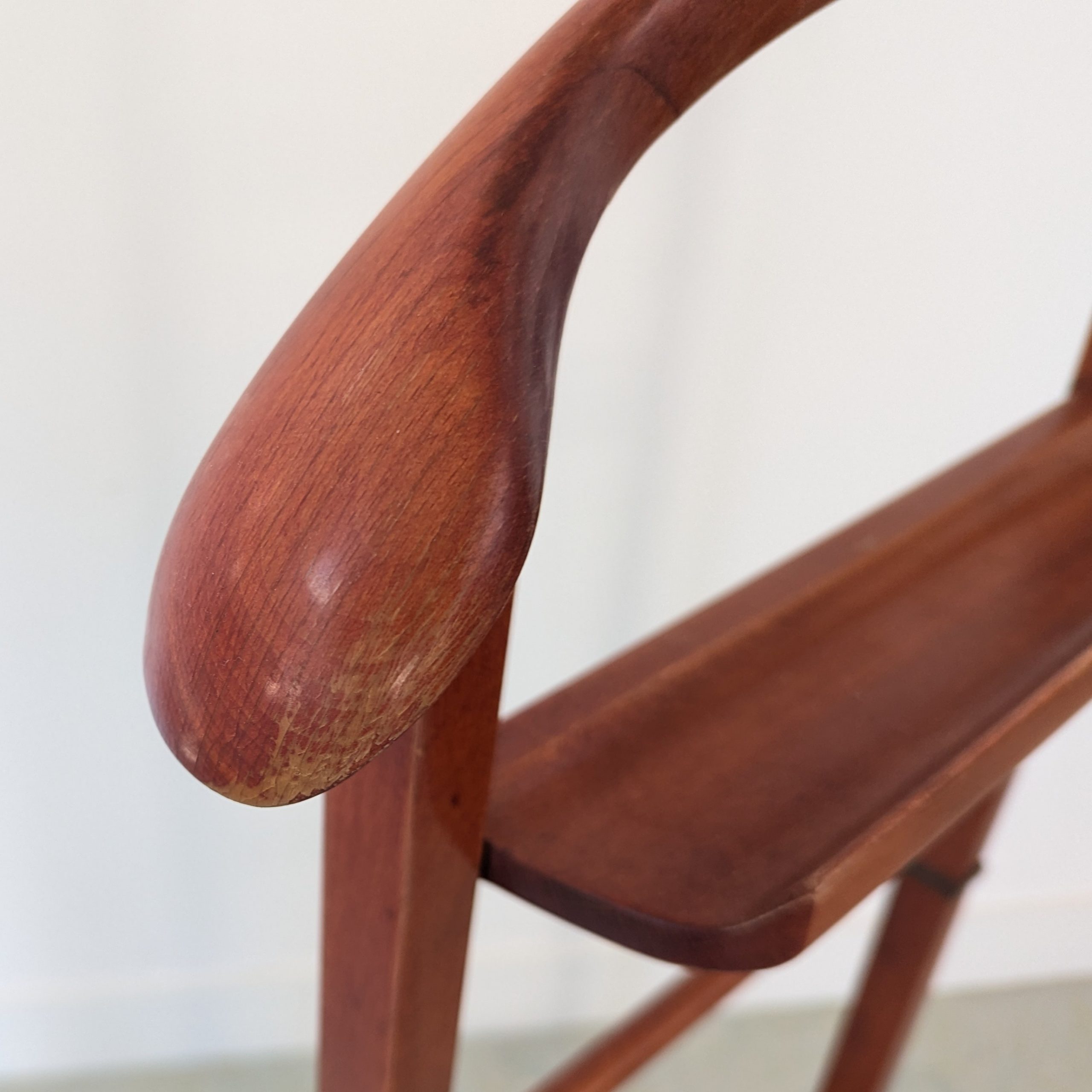 HN42 - Dressboy - Ico Parisi voor Fratelli Reguitti